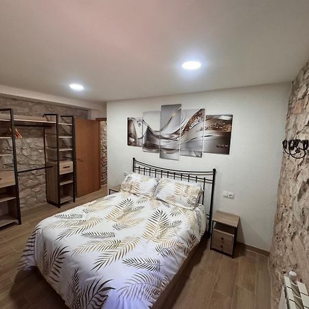Casa De La Serra Montblanc Bagian luar foto
