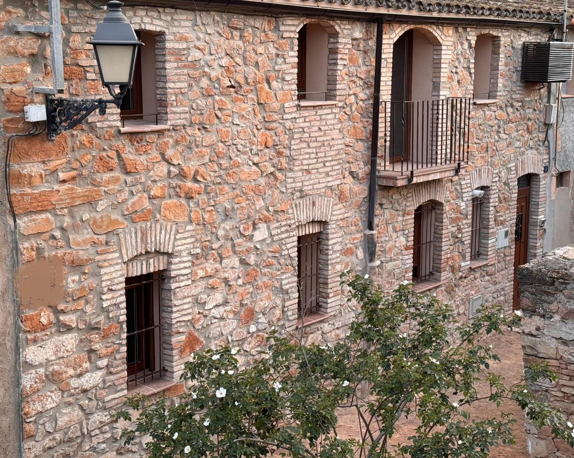 Casa De La Serra Montblanc Bagian luar foto