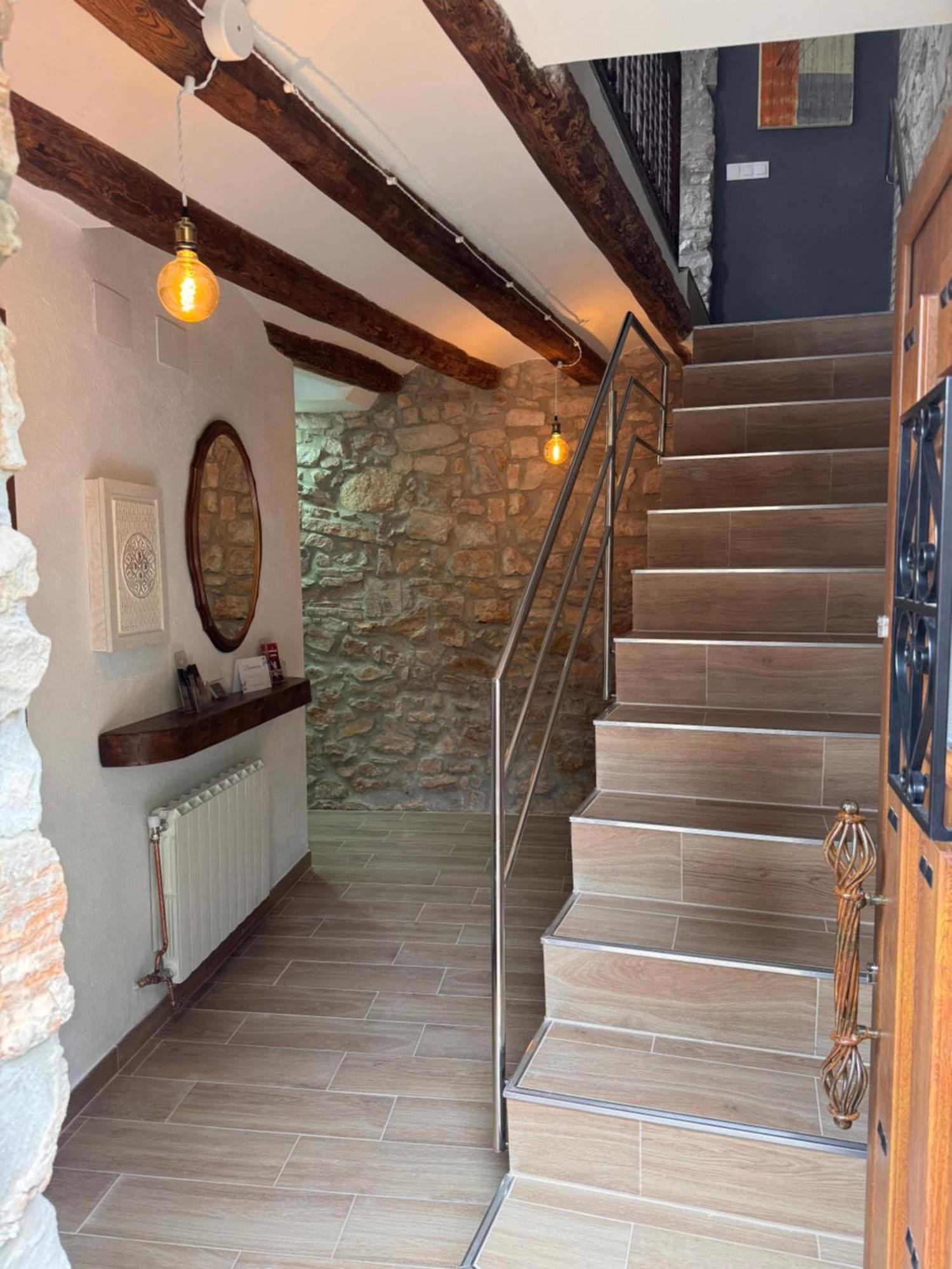 Casa De La Serra Montblanc Bagian luar foto